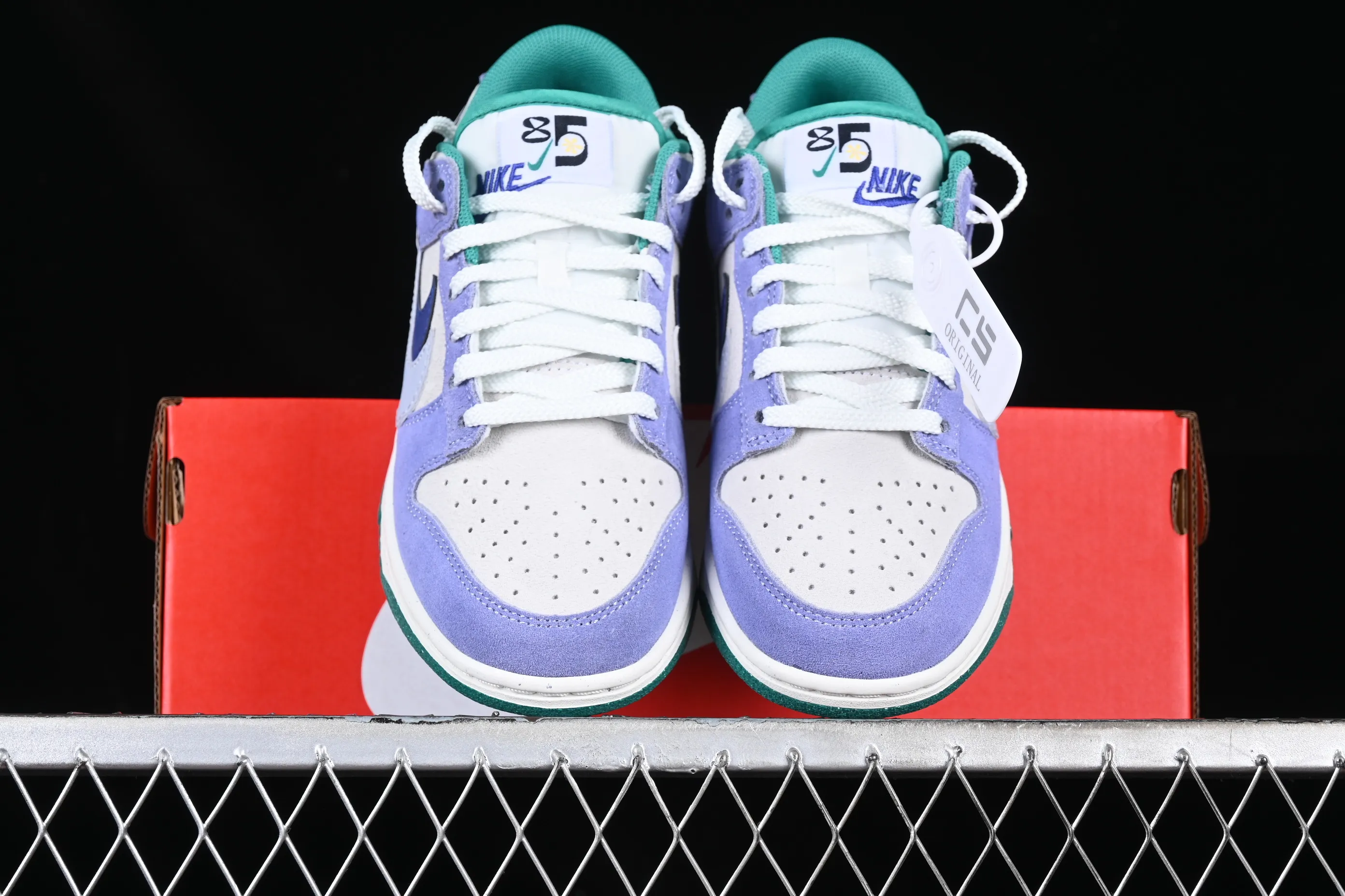 All categories Nk SB Dunk Series Nk SB Dunk Low low-top sneakers Nk SB Dunk Low "85" blue and white flowers double hook straps SB low-top sports and leisure sneakers DO9457-144